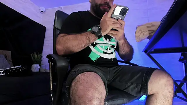 Snapshot of jhon_bear03 chatting on June 3, 2026, 2:33 pm jhon bear03 online show from June 3, 2026, 2:33 pm