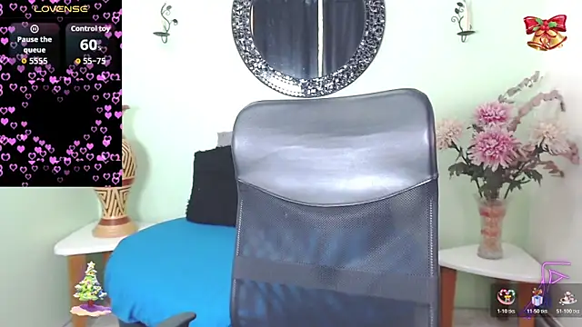 Sofia Franco  online show from December 17, 2025, 7:20 pm