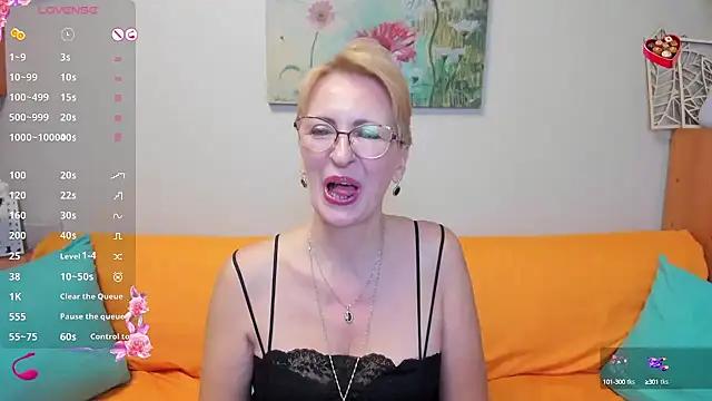 iamyourdream89 online show from March 12, 2025, 12:10 am