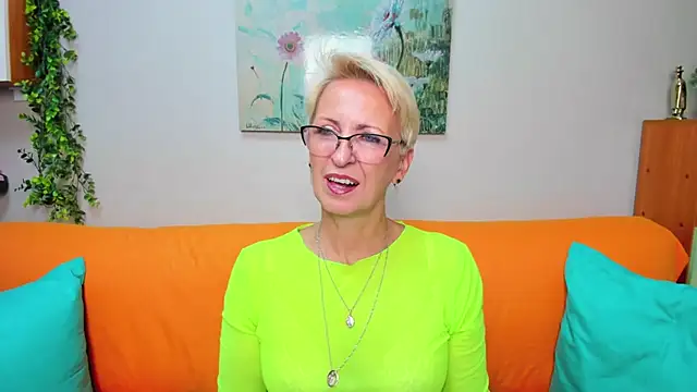 iamyourdream89 online show from September 15, 2025, 11:43 am