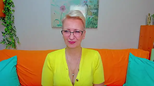 iamyourdream89 online show from January 18, 2026, 8:51 am