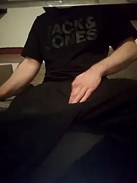 Snapshot of geiler89 chatting on January 5, 2026, 11:30 pm geiler89 online show from January 5, 2026, 11:30 pm