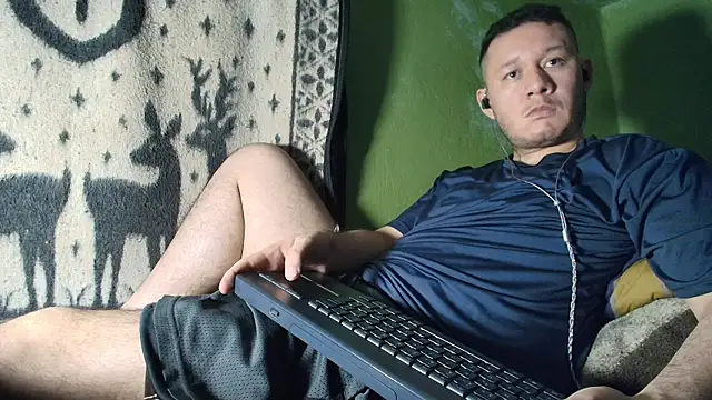 Snapshot of sweet_cock28 chatting on May 3, 2026, 3:34 am sweet cock28 online show from May 3, 2026, 3:34 am