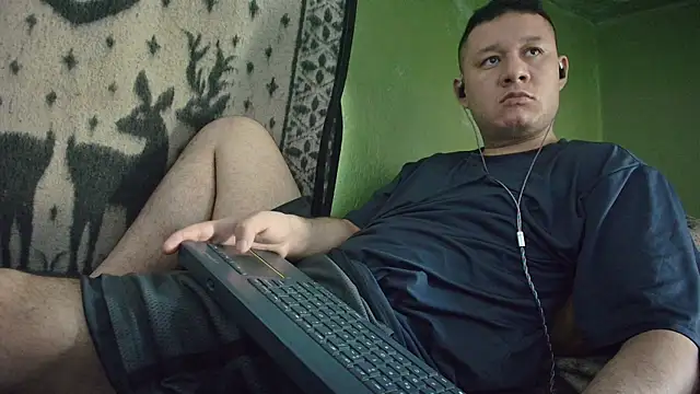 Snapshot of sweet_cock28 chatting on May 4, 2026, 3:19 pm sweet cock28 online show from May 4, 2026, 3:19 pm