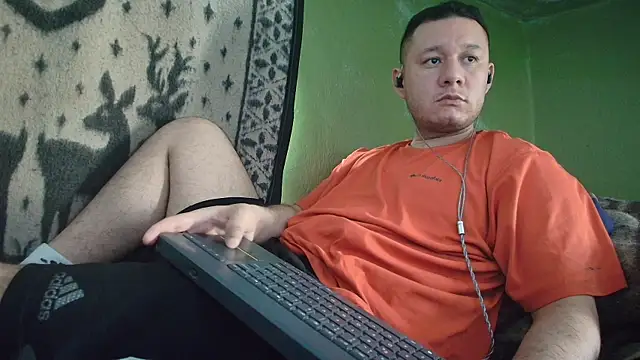 Snapshot of sweet_cock28 chatting on May 7, 2026, 3:17 pm sweet cock28 online show from May 7, 2026, 3:17 pm