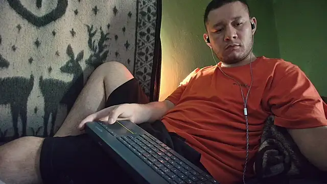 Snapshot of sweet_cock28 chatting on May 10, 2026, 2:00 pm sweet cock28 online show from May 10, 2026, 2:00 pm