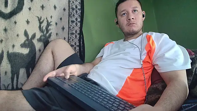 Snapshot of sweet_cock28 chatting on May 15, 2026, 3:30 pm sweet cock28 online show from May 15, 2026, 3:30 pm