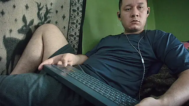 Snapshot of sweet_cock28 chatting on May 19, 2026, 3:18 pm sweet cock28 online show from May 19, 2026, 3:18 pm