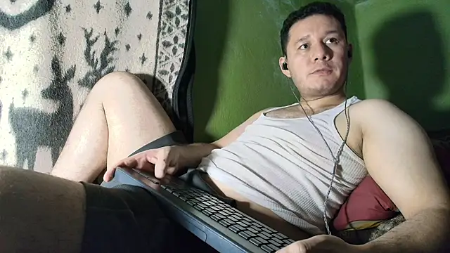 Snapshot of sweet_cock28 chatting on June 3, 2026, 3:31 am sweet cock28 online show from June 3, 2026, 3:31 am
