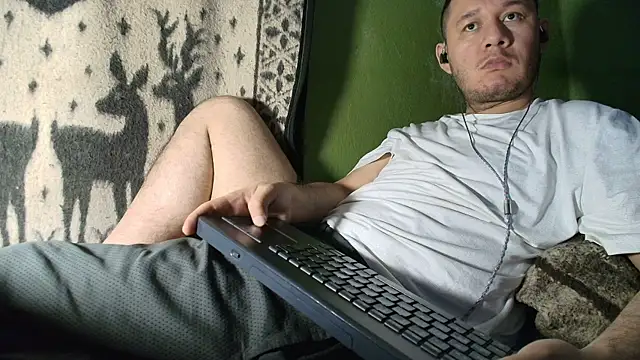 Snapshot of sweet_cock28 chatting on June 14, 2026, 3:19 am sweet cock28 online show from June 14, 2026, 3:19 am