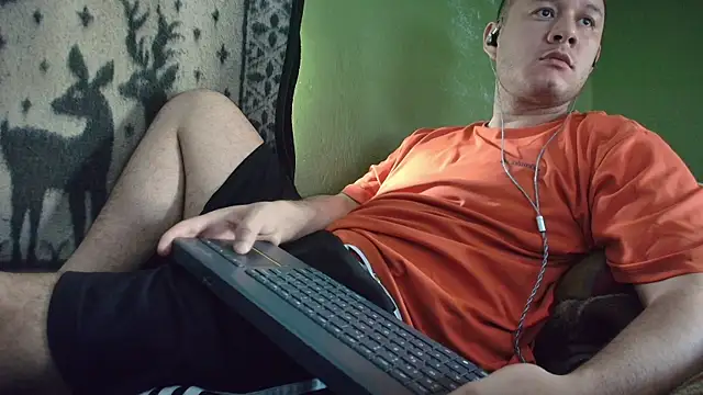 Snapshot of sweet_cock28 chatting on June 17, 2026, 3:13 pm sweet cock28 online show from June 17, 2026, 3:13 pm