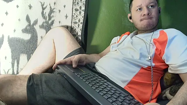 Snapshot of sweet_cock28 chatting on July 19, 2026, 3:43 am sweet cock28 online show from July 19, 2026, 3:43 am