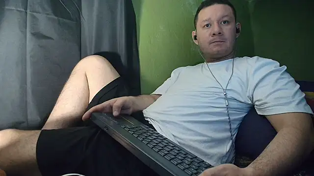 Snapshot of sweet_cock28 chatting on July 23, 2026, 2:31 am sweet cock28 online show from July 23, 2026, 2:31 am