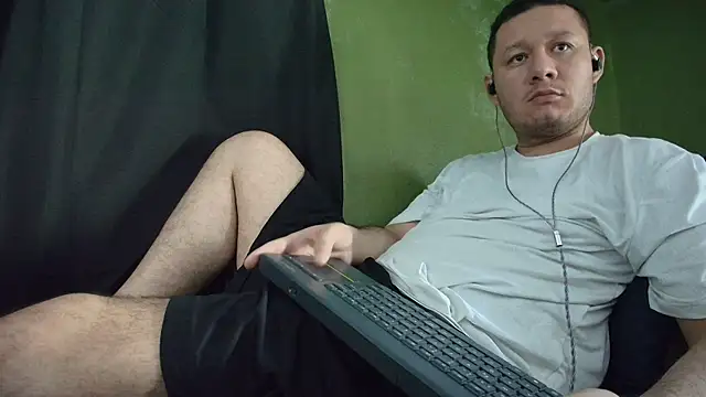 Snapshot of sweet_cock28 chatting on July 23, 2026, 3:10 pm sweet cock28 online show from July 23, 2026, 3:10 pm