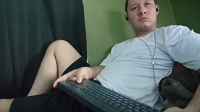 Snapshot of sweet_cock28 chatting on July 27, 2026, 3:08 pm sweet cock28 online show from July 27, 2026, 3:08 pm