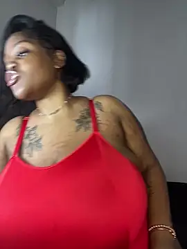 Snapshot of Yung-Missy chatting on December 25, 2024, 1:19 pm Yung-Missy online show from December 25, 2024, 1:19 pm