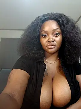 Snapshot of Yung-Missy chatting on November 23, 2025, 9:14 pm Yung-Missy online show from November 23, 2025, 9:14 pm