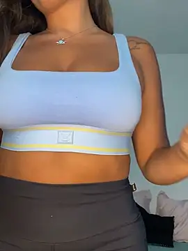 fenixgre online show from October 5, 2025, 6:50 pm