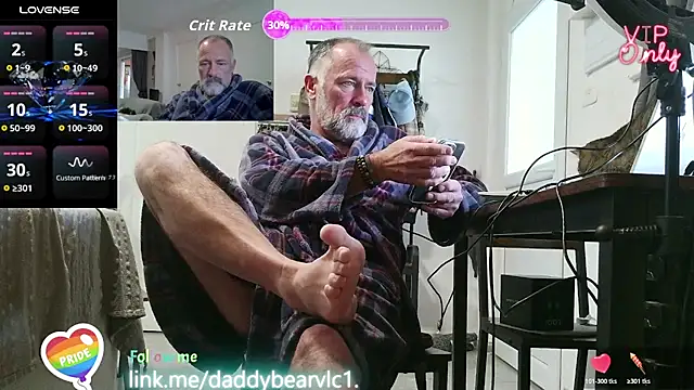 Snapshot of DaddybearVLC chatting on February 4, 2026, 2:01 pm DaddybearVLC online show from February 4, 2026, 2:01 pm