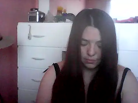 Snapshot of Oxitocina2000 chatting on November 5, 2025, 8:31 pm Oxitocina2000 online show from November 5, 2025, 8:31 pm