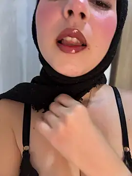 naughty  angel online show from April 28, 2026, 12:43 pm
