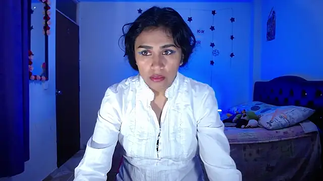 pinky violeta online show from March 4, 2025, 11:51 am