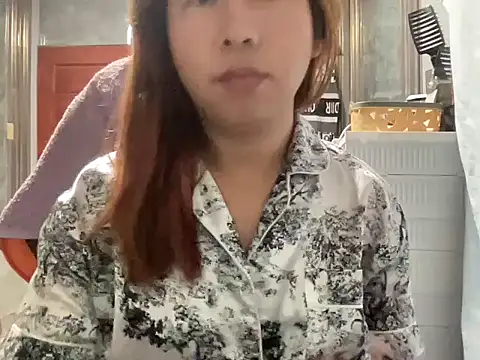Snapshot of UrLove_Marga chatting on May 23, 2026, 10:36 pm UrLove Marga online show from May 23, 2026, 10:36 pm