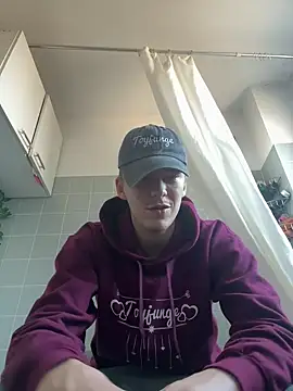 Toyjungee online show from March 17, 2025, 4:11 pm