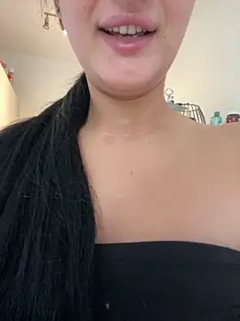 Snapshot of Sarahkhaalifa chatting on June 5, 2026, 8:09 am Sarahkhaalifa online show from June 5, 2026, 8:09 am
