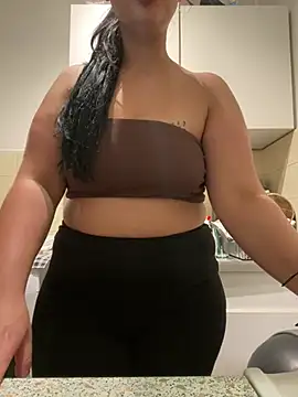 Snapshot of Sarahkhaalifa chatting on June 14, 2026, 8:44 pm Sarahkhaalifa online show from June 14, 2026, 8:44 pm