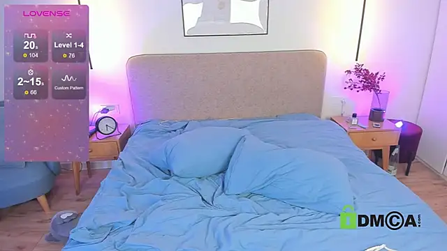 Snapshot of Wallflowerr chatting on December 9, 2024, 4:58 pm Wallflowerr online show from December 9, 2024, 4:58 pm