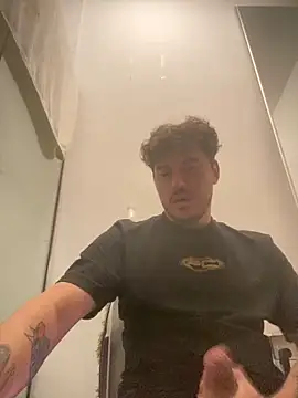 guaposexyh0t online show from June 18, 2026, 5:51 am