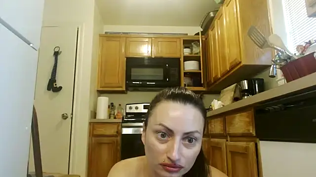 Snapshot of DiamondMonroeXo chatting on October 17, 2025, 5:15 pm DiamondMonroeXo online show from October 17, 2025, 5:15 pm