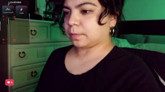 kimmiakiss22 online show from January 12, 2026, 7:46 am