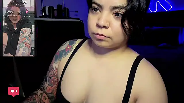 kimmiakiss22 online show from June 2, 2026, 2:02 am