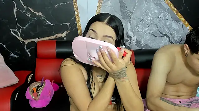 hot-threesome online show from September 27, 2025, 7:08 pm