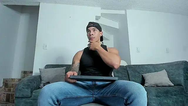Snapshot of _heracles_ chatting on February 7, 2026, 10:02 pm heracles online show from February 7, 2026, 10:02 pm