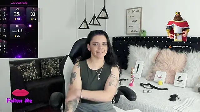 Snapshot of natasha_logan_ chatting on March 3, 2025, 1:20 pm natasha logan online show from March 3, 2025, 1:20 pm