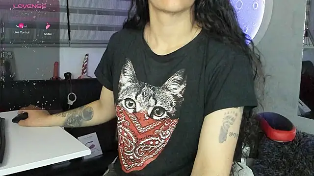 natasha logan  online show from March 3, 2026, 4:07 am