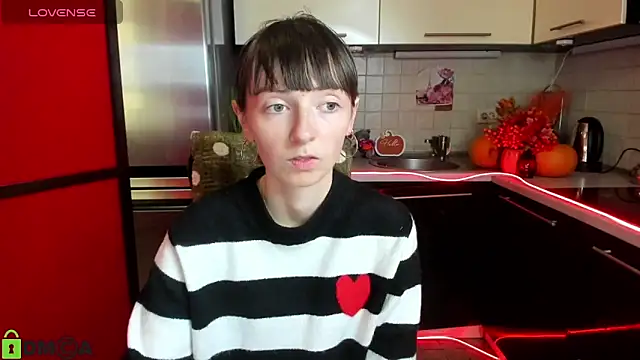 TayanaJons online show from November 10, 2025, 7:51 am