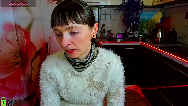 TayanaJons online show from February 5, 2026, 8:19 am