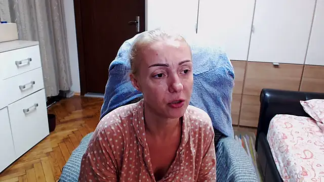 Snapshot of Leona-Exotic chatting on July 22, 2026, 9:12 am Leona-Exotic online show from July 22, 2026, 9:12 am