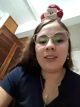 Snapshot of selena_gomez2 chatting on December 24, 2024, 1:27 am selena gomez2 online show from December 24, 2024, 1:27 am