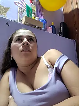 Snapshot of selena_gomez2 chatting on September 21, 2025, 11:06 pm selena gomez2 online show from September 21, 2025, 11:06 pm