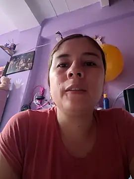 Snapshot of selena_gomez2 chatting on September 30, 2025, 1:49 pm selena gomez2 online show from September 30, 2025, 1:49 pm