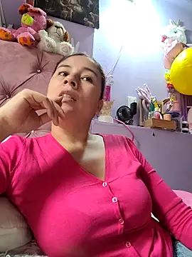 Snapshot of selena_gomez2 chatting on March 11, 2026, 1:39 pm selena gomez2 online show from March 11, 2026, 1:39 pm