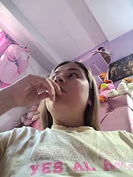 Snapshot of selena_gomez2 chatting on March 16, 2026, 1:37 pm selena gomez2 online show from March 16, 2026, 1:37 pm