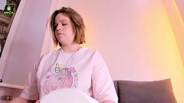 Snapshot of ErikaLust chatting on March 4, 2025, 4:49 am ErikaLust online show from March 4, 2025, 4:49 am