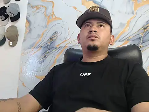 Snapshot of myke_andrade chatting on July 15, 2026, 12:54 pm myke andrade online show from July 15, 2026, 12:54 pm