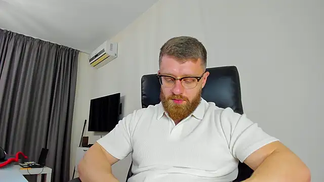 Findom guy online show from April 3, 2026, 2:26 pm